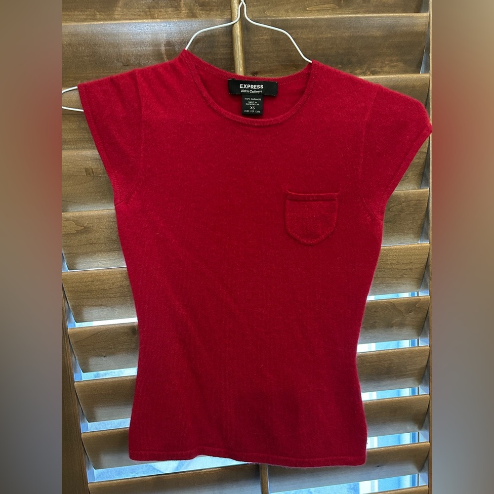 Express 100 %Cashmere Vibrant Cranberry Red Cap Sleeve Tee NWOT Size XS